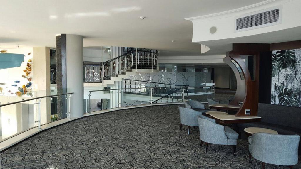 ブルー ウォーターズ ホテル ダーバン エクステリア 写真 Interior of the hotel