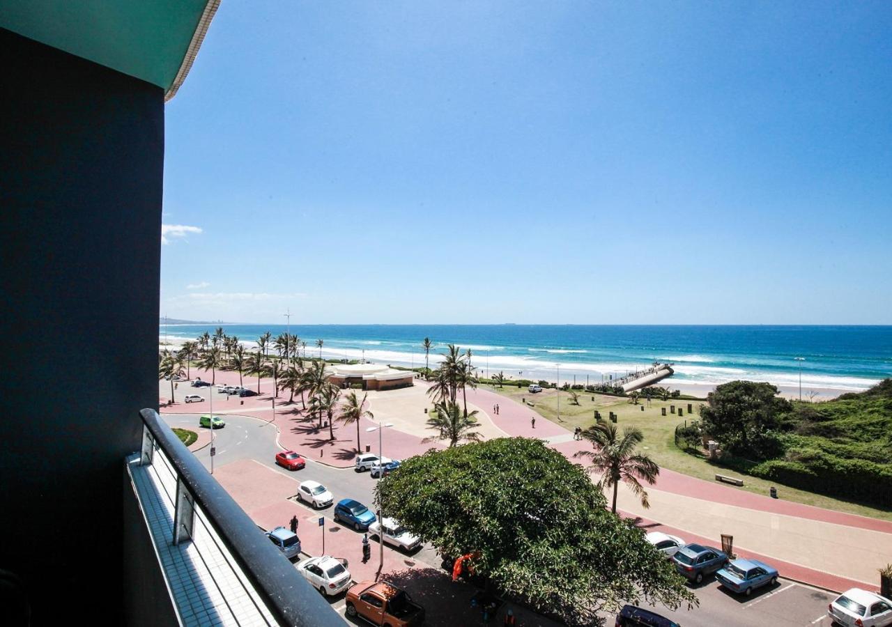 ブルー ウォーターズ ホテル ダーバン エクステリア 写真 The beach at Hout Bay