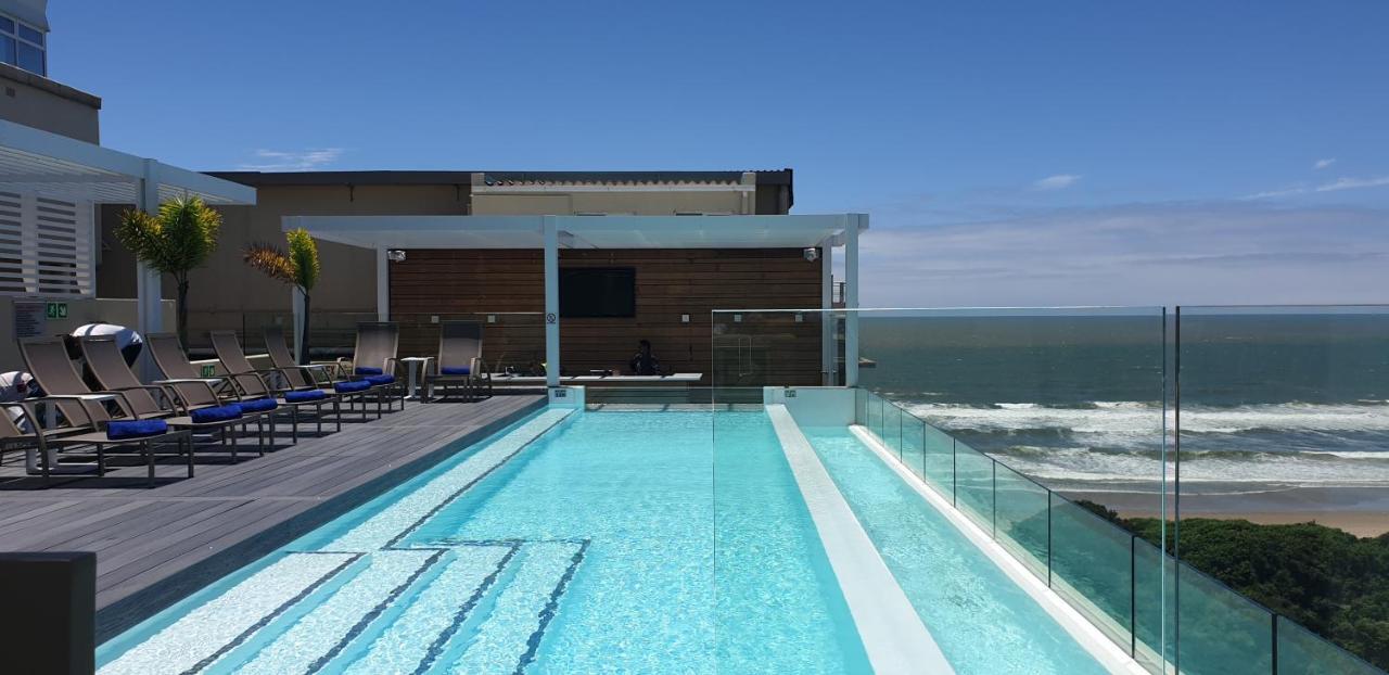 ブルー ウォーターズ ホテル ダーバン エクステリア 写真 Rooftop swimming pool